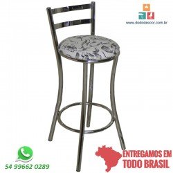Corino floral branco preto no assento encosto de chapa horizontal acabamento cromado