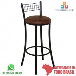 Banqueta alta estrutura em pintura epóxi preto assento corino marrom xadrez