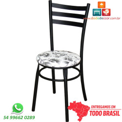 Cadeira de restaurante DO 424 reforçada, pintura epóxi preto fosco assento corino floral fundo branco