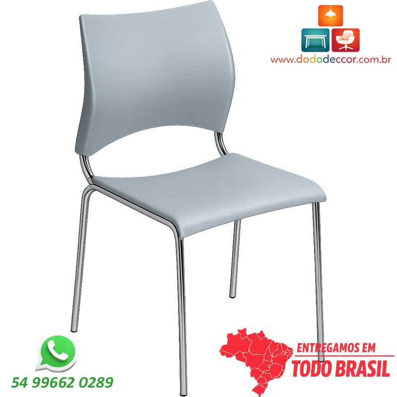 Cadeira Fixa estrutura cromada e assento em polipropileno cinza claro para cozinhas, salas de jantar e ambientes corporativos