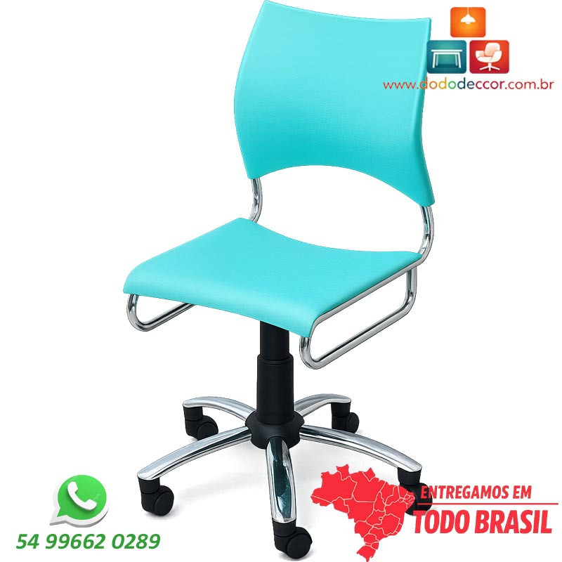 Vista lateral da Cadeira DO226 verde água destacando ergonomia, estrutura cromada e mobilidade com rodízios.