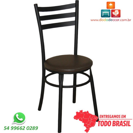 Cadeira com reforço em pintura preto com assento marrom