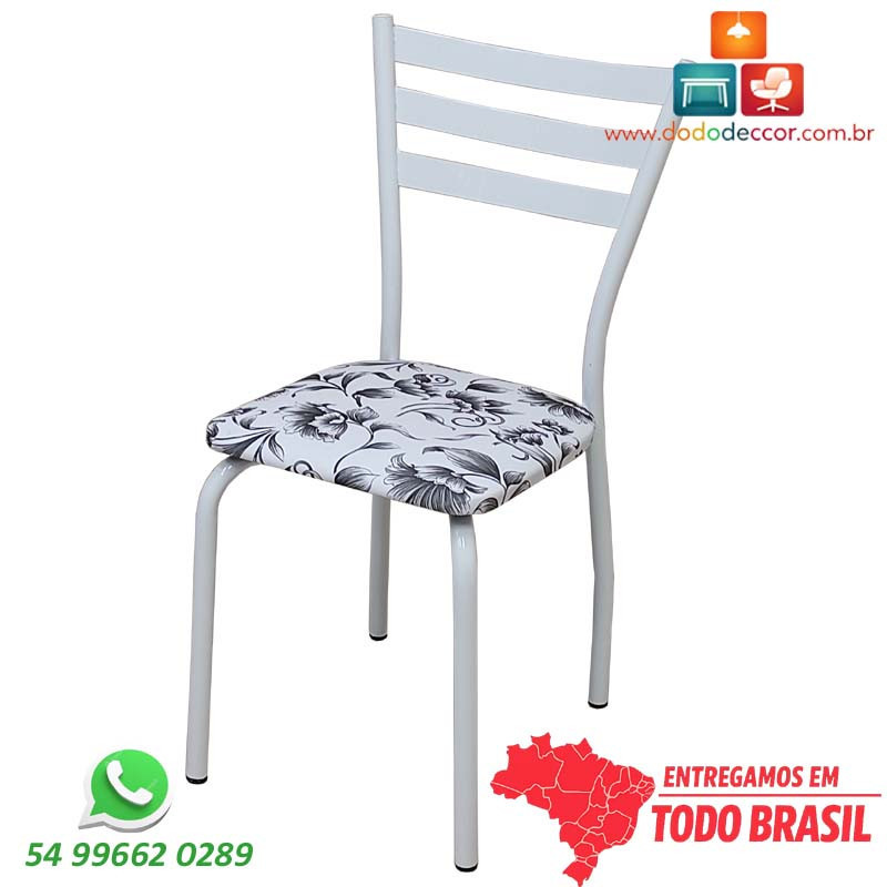 Cadeira de restaurante encosto em chapa moldada assento floral fundo branco.